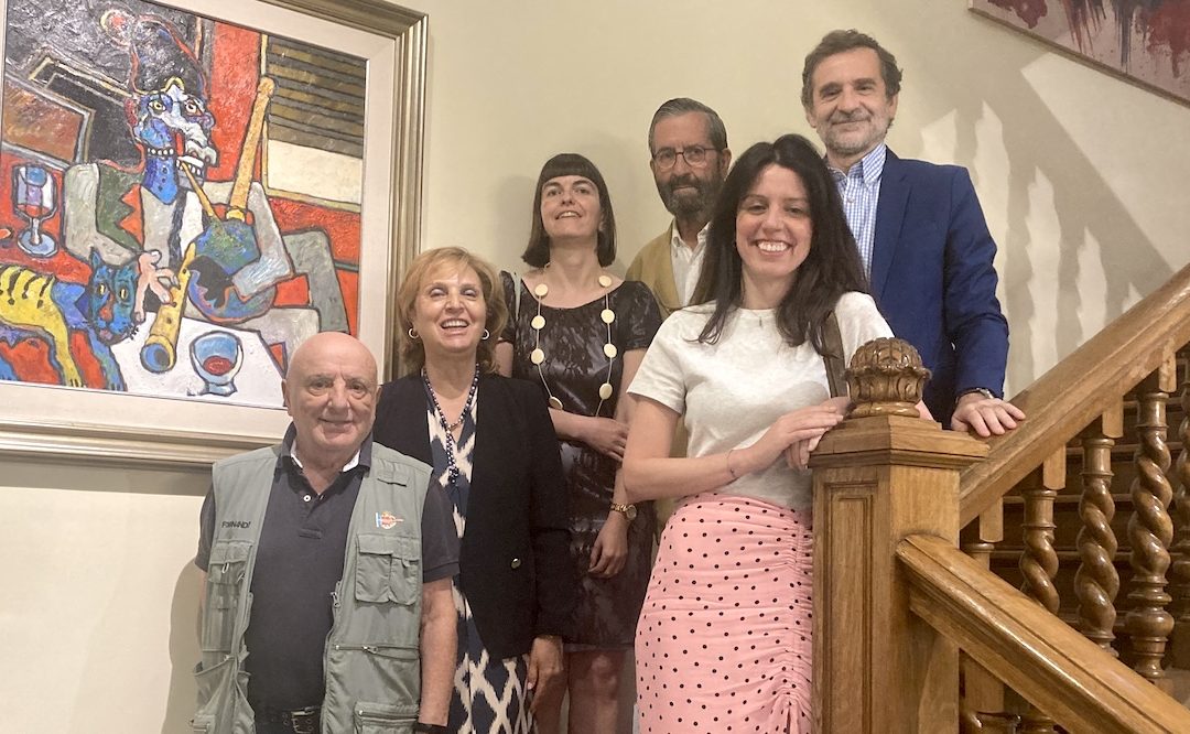 El Club de Periodistas Gallegos en Madrid estrena directiva con Pilar Falcón reelegida como presidenta